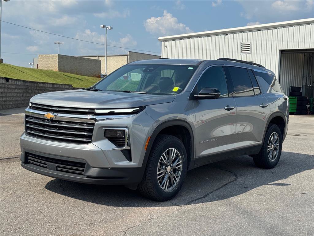 Used 2024 Chevrolet Traverse LT FWD image 7