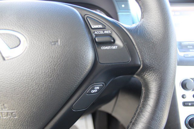 Used 2014 INFINITI Q60 Convertible w/ Premium Package RWD image 18