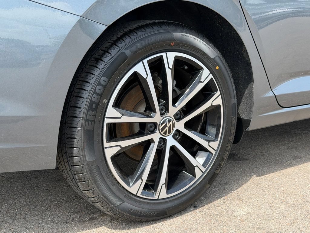 Used 2025 Volkswagen Jetta Sport FWD image 25