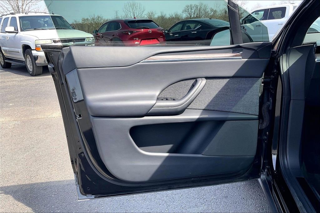 Used 2023 Tesla Model X image 18