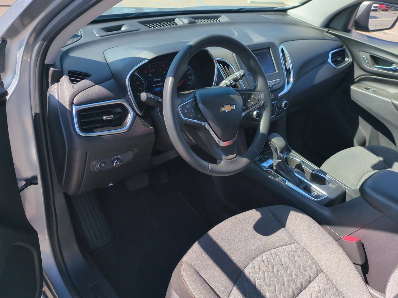 Used 2024 Chevrolet Equinox LT AWD/4WD image 10