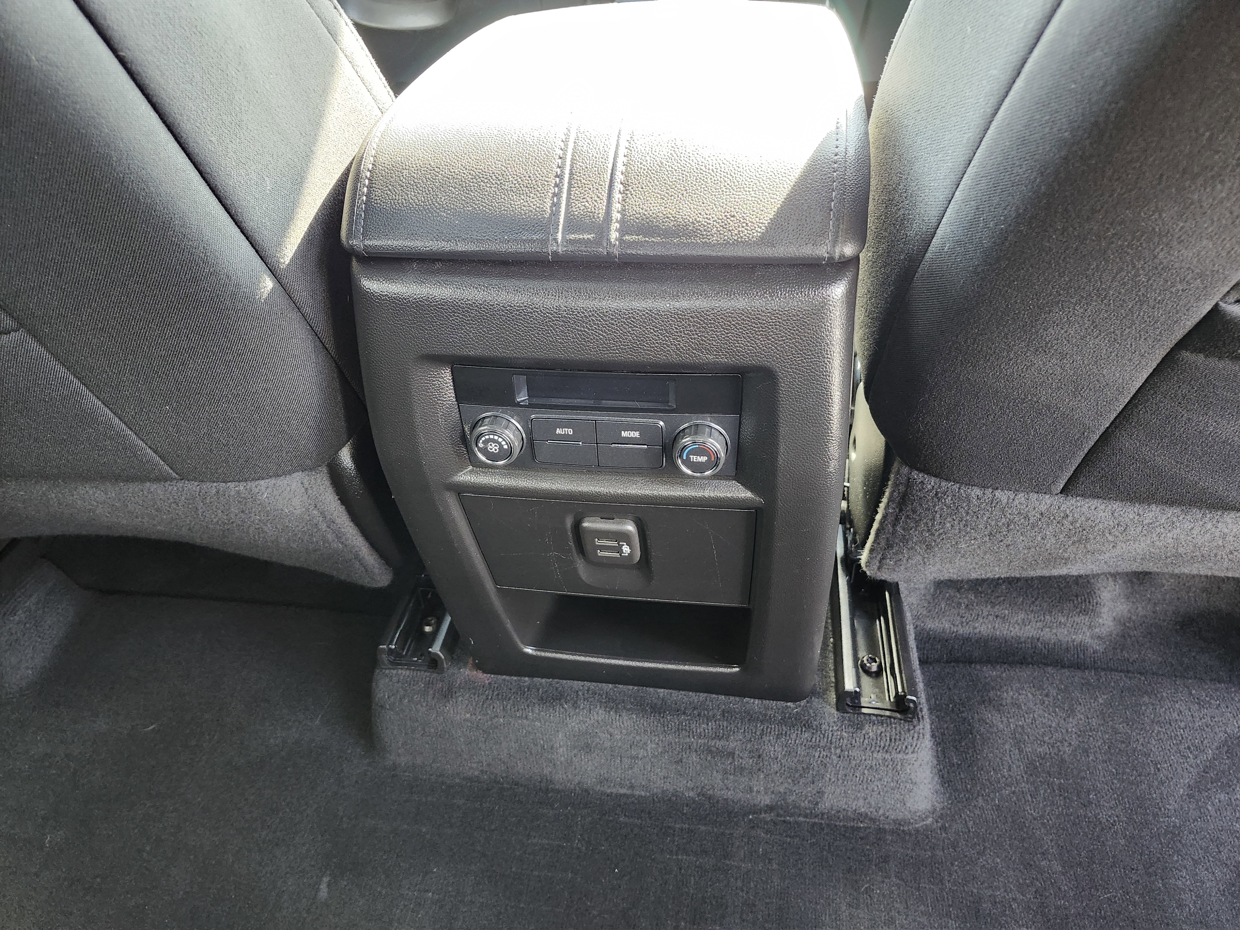 Used 2023 Chevrolet Traverse LT w/ Rear Camera Mirror Package AWD/4WD image 22