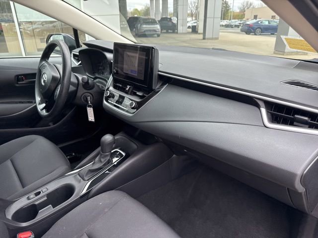 Used 2025 Toyota Corolla LE FWD image 30