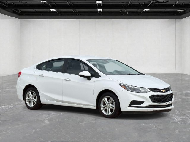 Used 2017 Chevrolet Cruze LT w/ Convenience Package FWD image 3