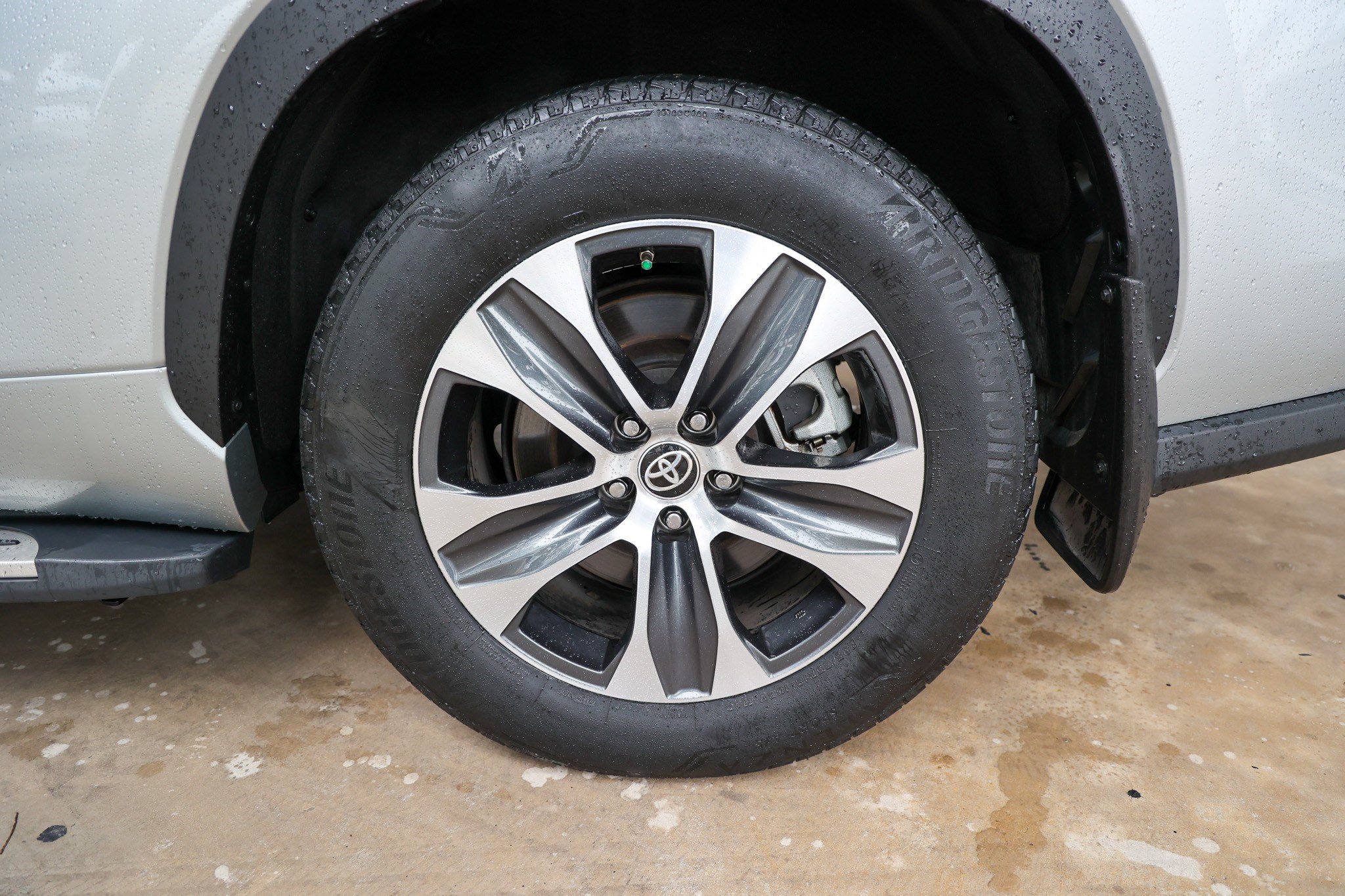 Used 2023 Toyota Highlander XLE FWD image 14
