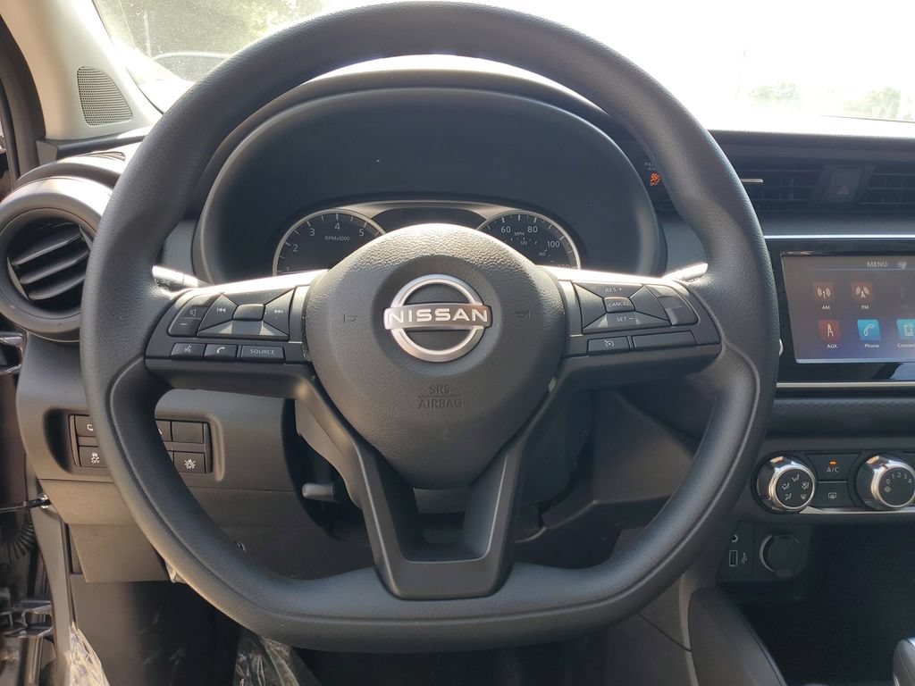 New 2025 Nissan Kicks Play S FWD image 21