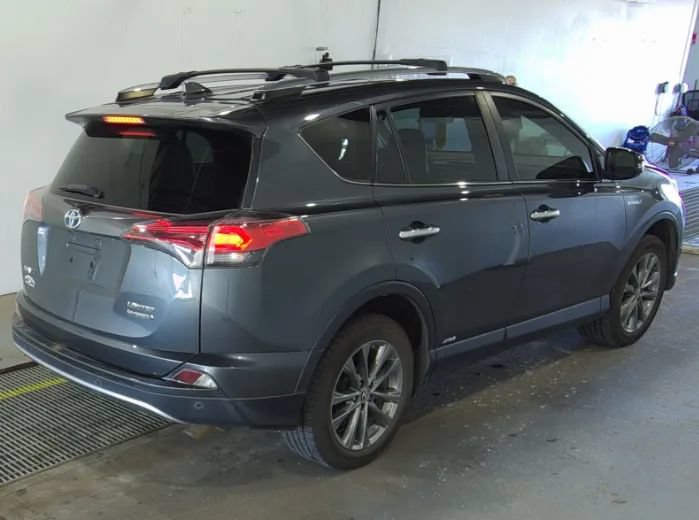Used 2018 Toyota RAV4 Limited w/ Advanced Technology Package AWD/4WD image 2
