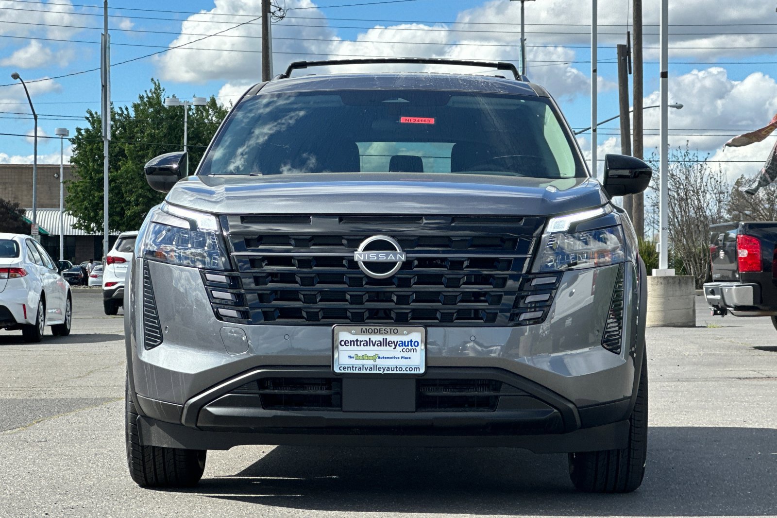 New 2026 Nissan Pathfinder SV image 9