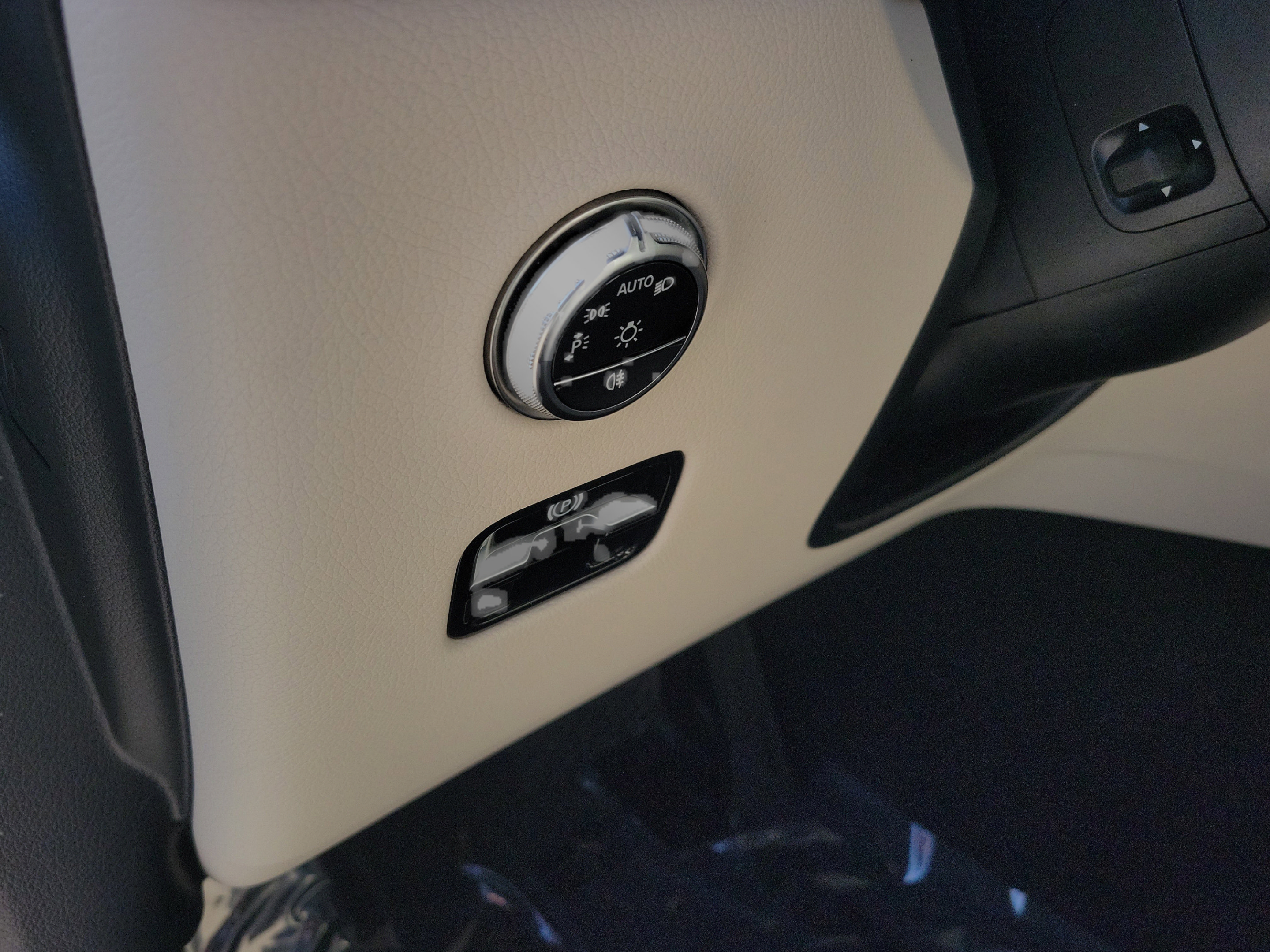 Certified 2026 Mercedes-Benz GLC 300 image 24