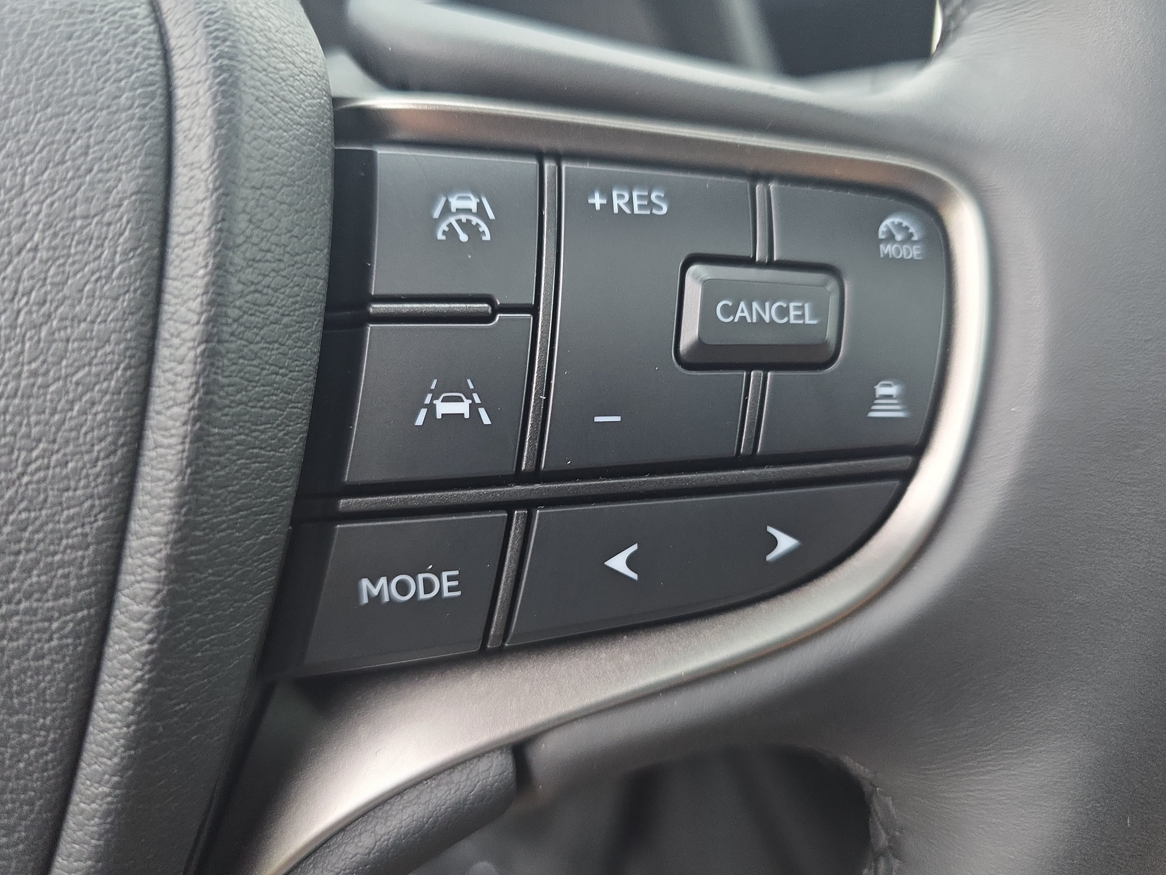 Used 2025 Lexus UX 300h AWD w/ Accessory Package (Z2) image 18