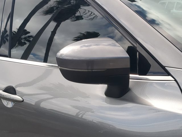 Used 2022 Nissan Pathfinder SV FWD image 12