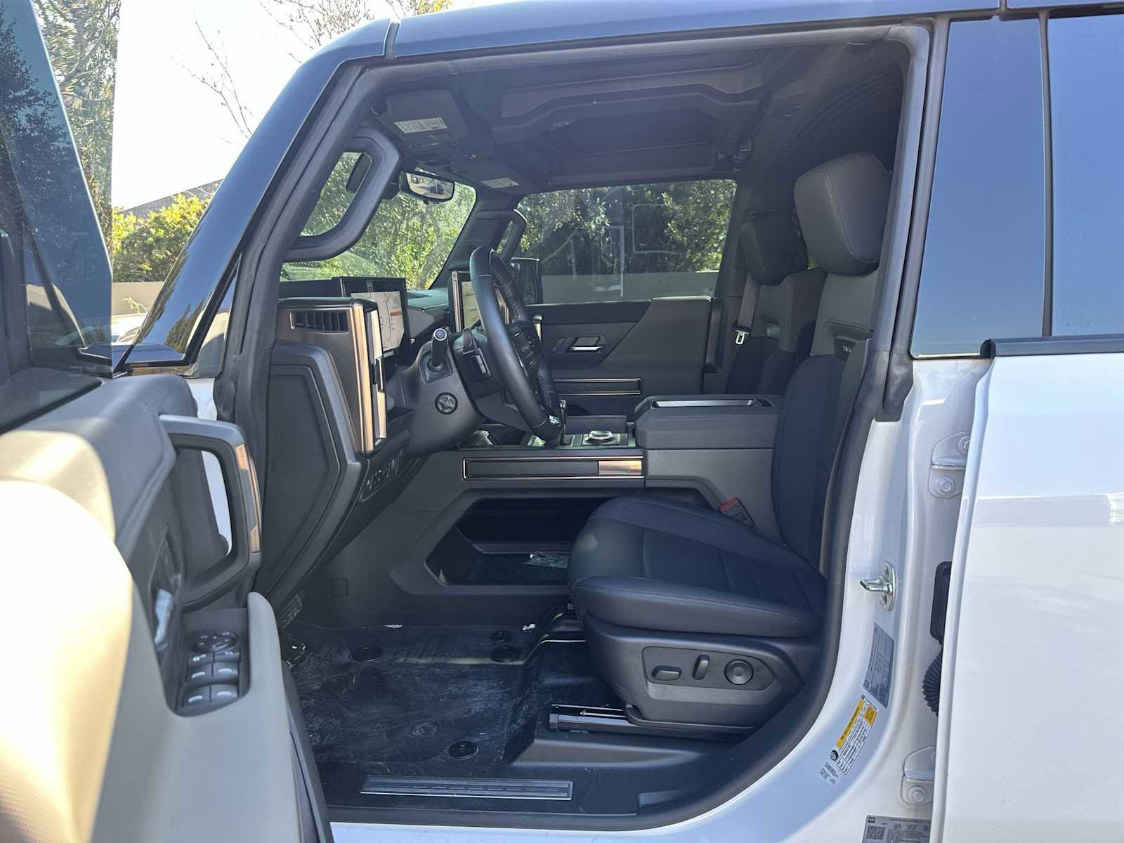 Certified 2025 GMC Hummer EV 3X w/ Extreme Off-Road Package image 2