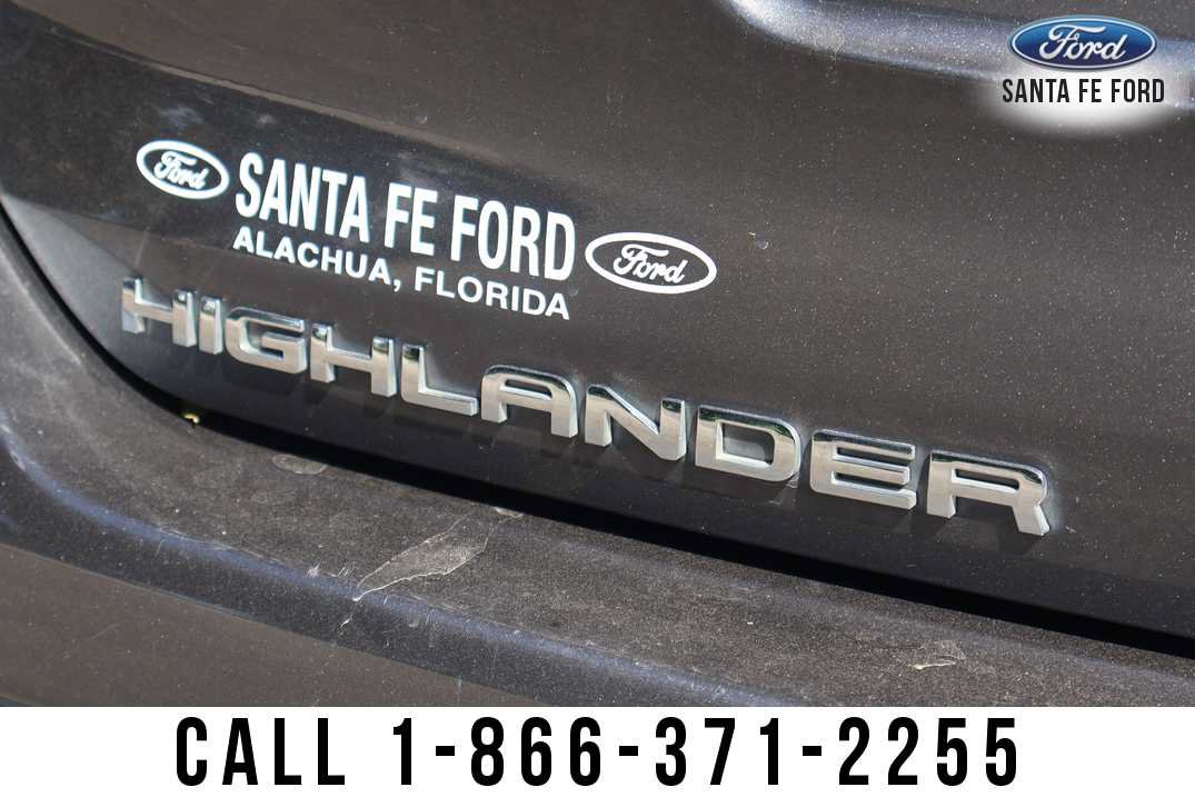 Used 2023 Toyota Highlander LE AWD/4WD image 11