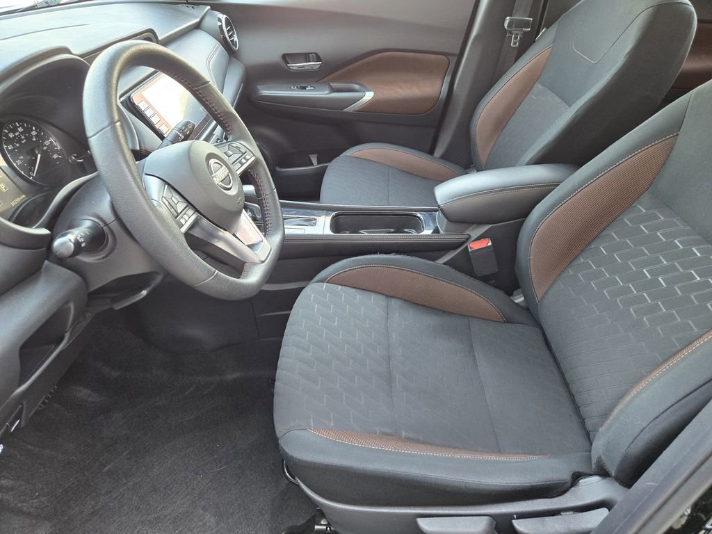Used 2024 Nissan Kicks SR image 8