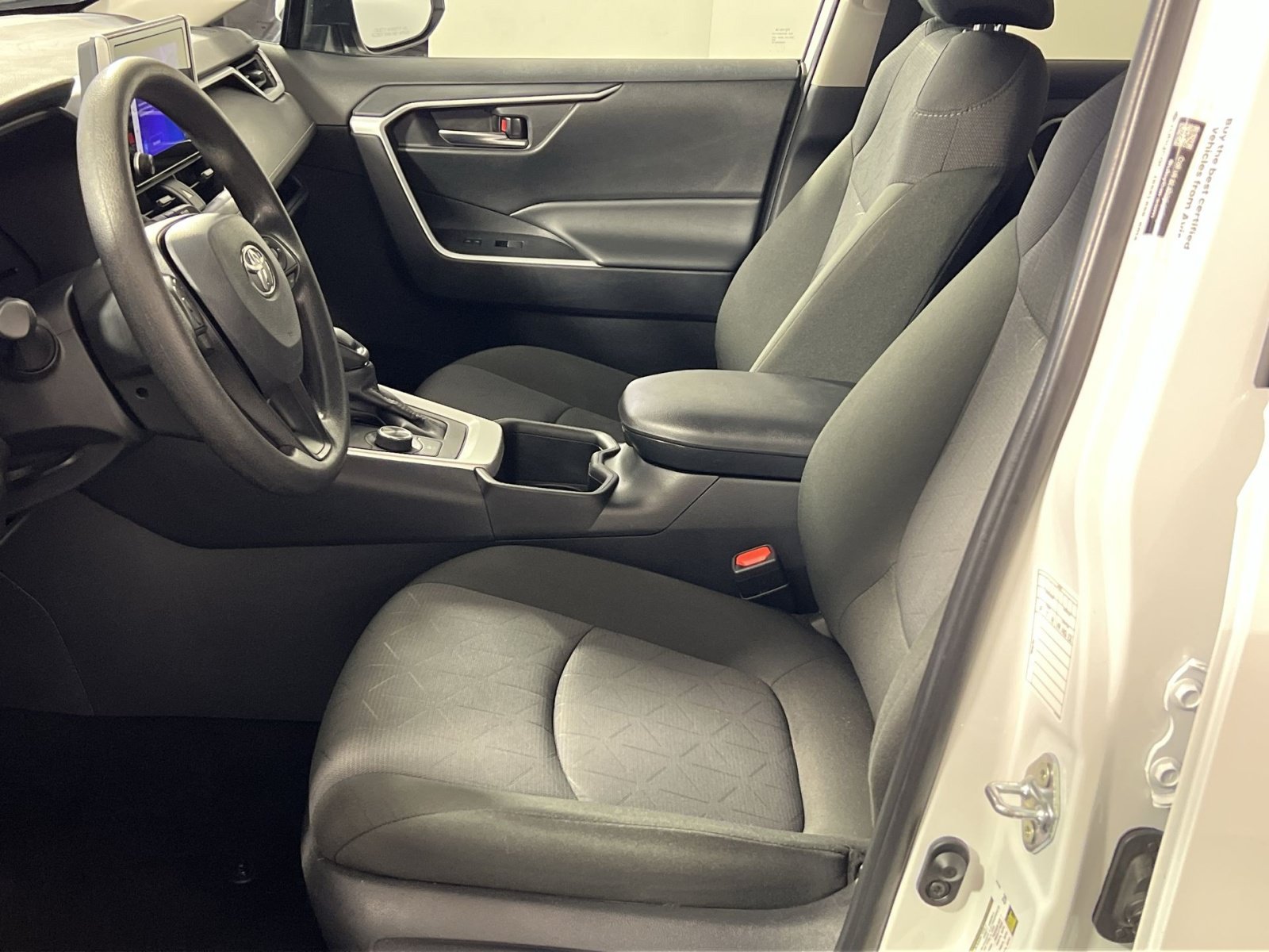 Used 2025 Toyota RAV4 XLE AWD/4WD image 13