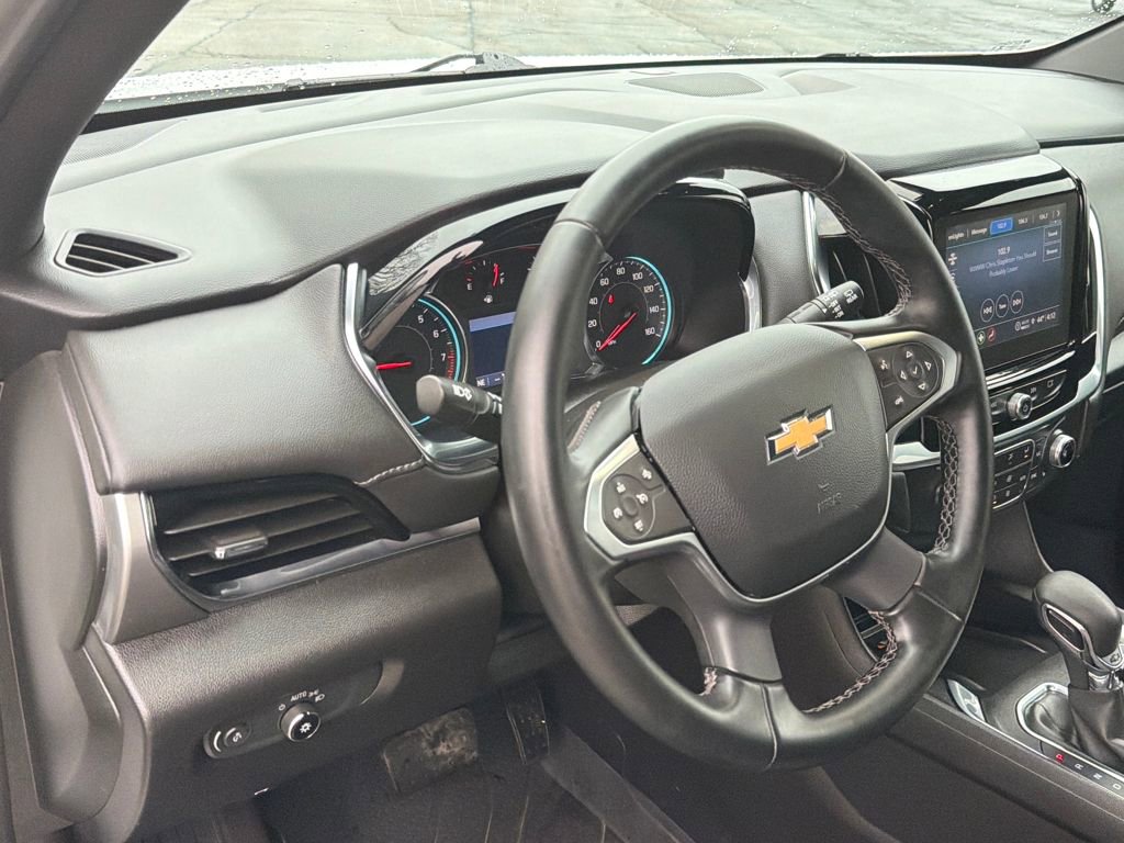 Used 2023 Chevrolet Traverse LT image 18