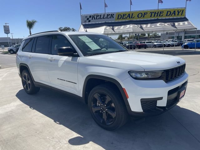 Used 2023 Jeep Grand Cherokee L Laredo AWD/4WD image 2