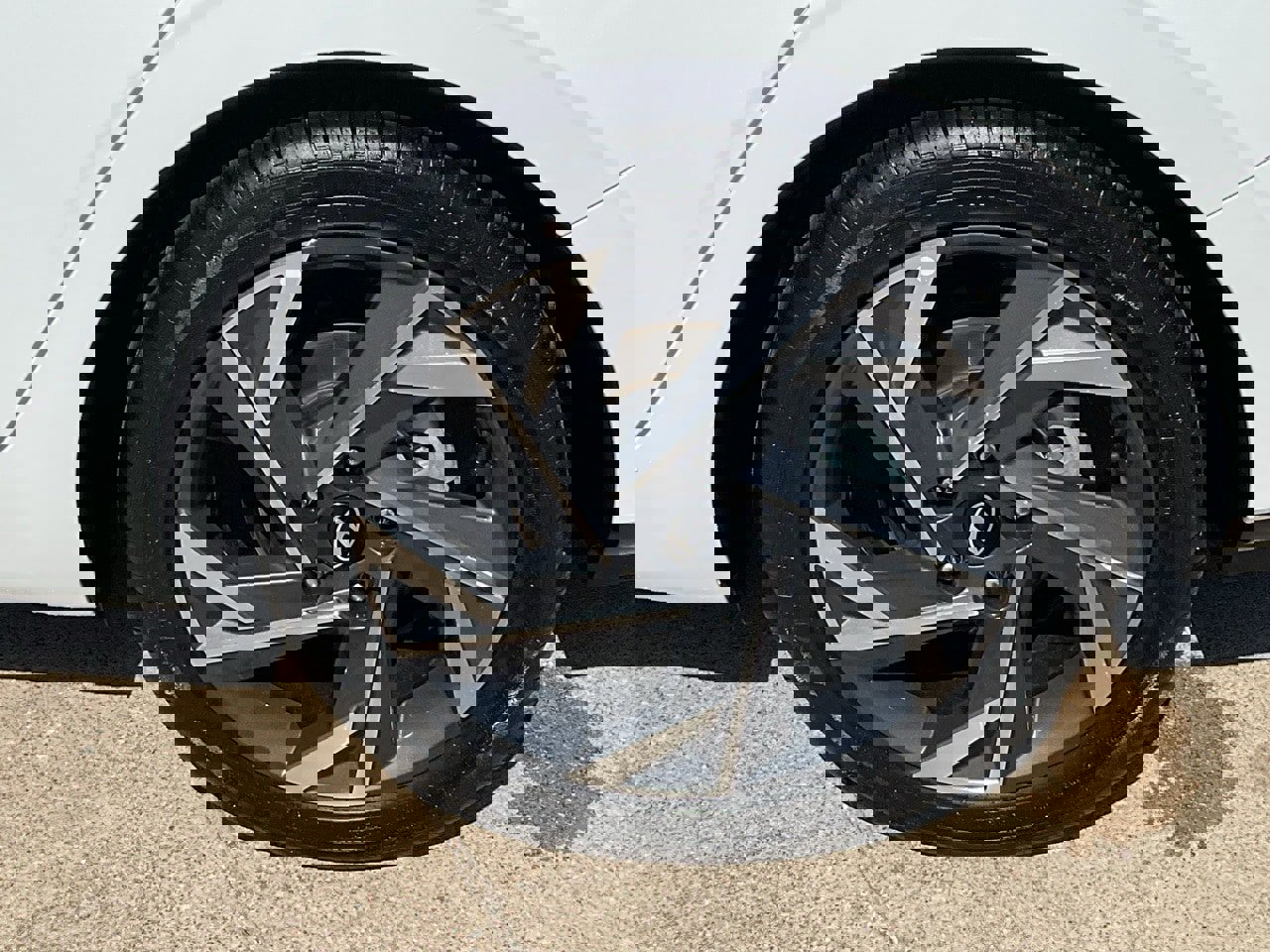 Used 2025 Hyundai Elantra SEL image 8