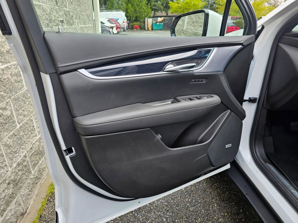 New 2026 Cadillac XT5 Premium Luxury w/ LPO, Floor Liner Package AWD/4WD image 25