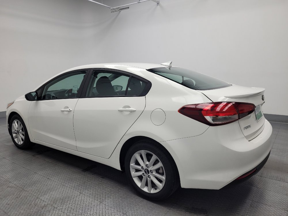 Used 2017 Kia Forte S FWD image 3