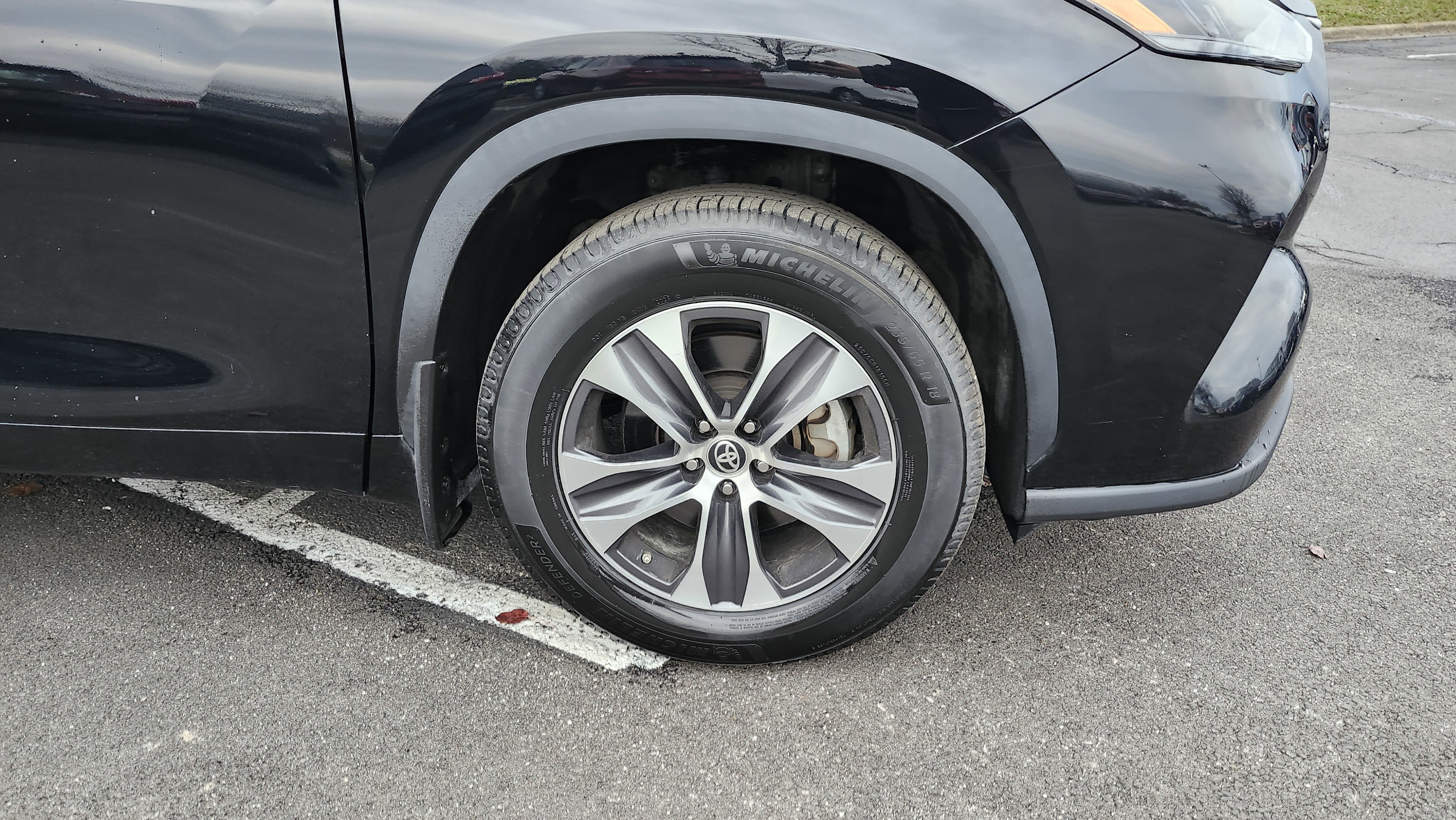 Used 2022 Toyota Highlander XLE image 14