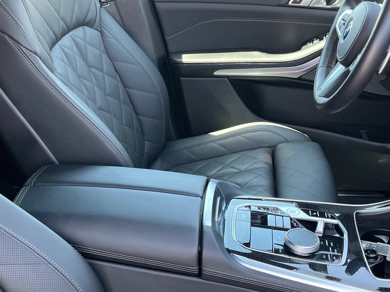 Used 2026 BMW X5 sDrive40i w/ M Sport Package RWD image 10