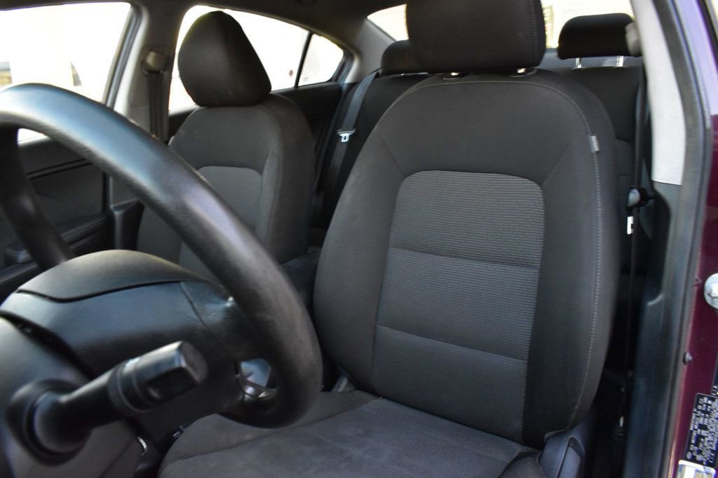 Used 2018 Kia Forte LX image 12