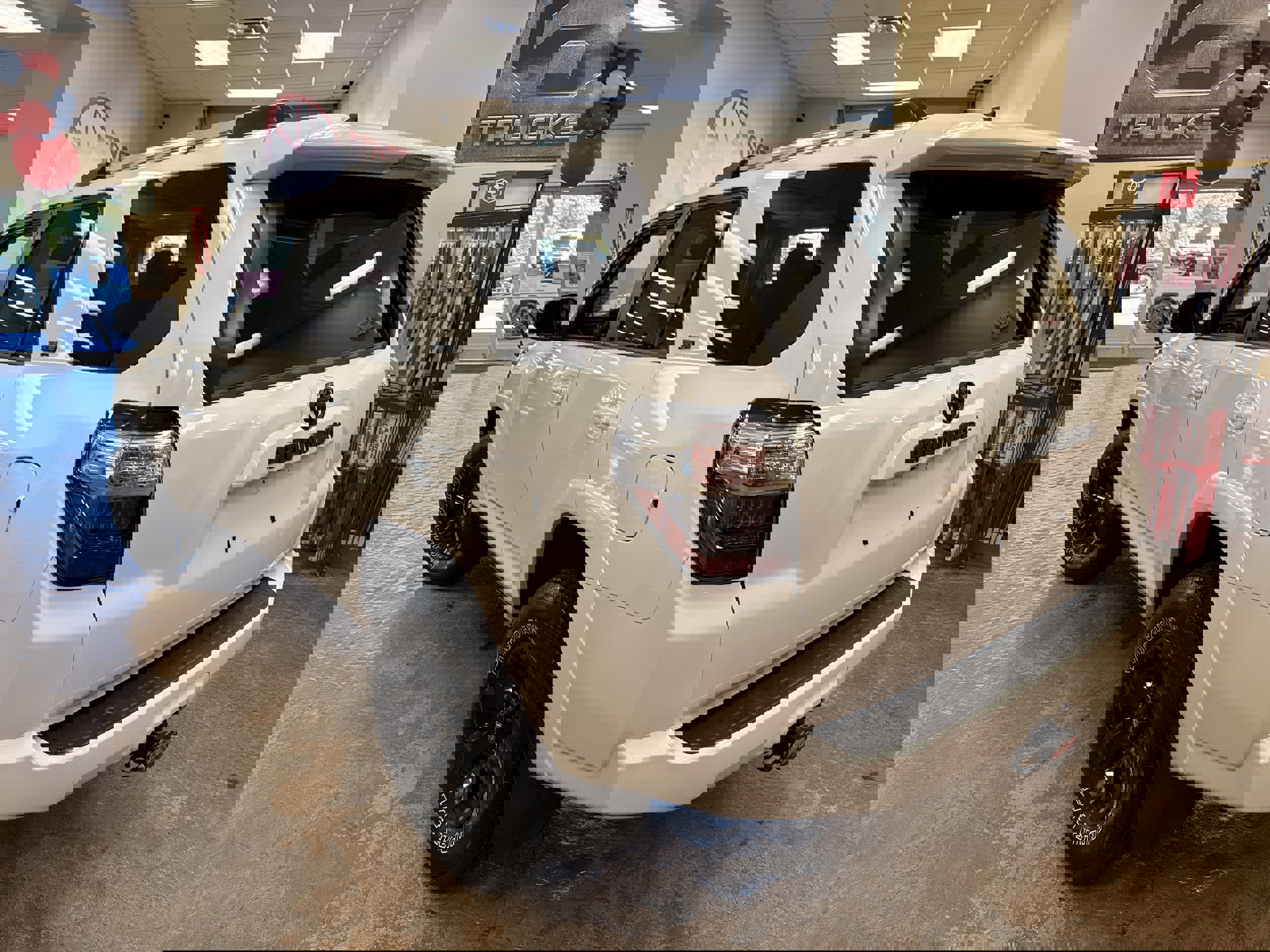 Used 2022 Toyota 4Runner SR5 Premium image 9