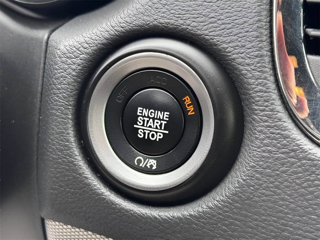 Used 2018 Dodge Durango R/T w/ Technology Group image 18