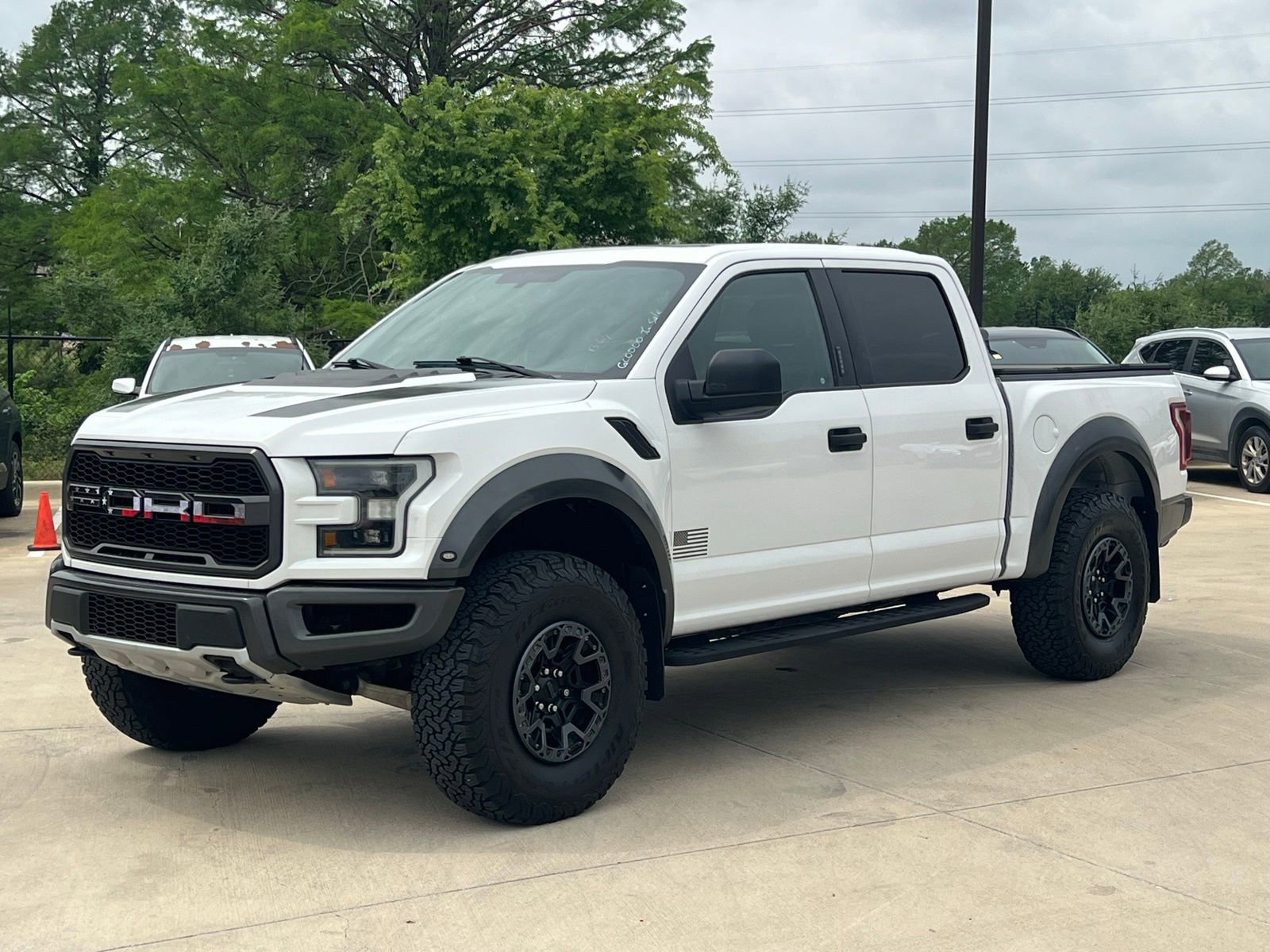 Used 2018 Ford F150 Raptor w/ Equipment Group 801A Mid image 5