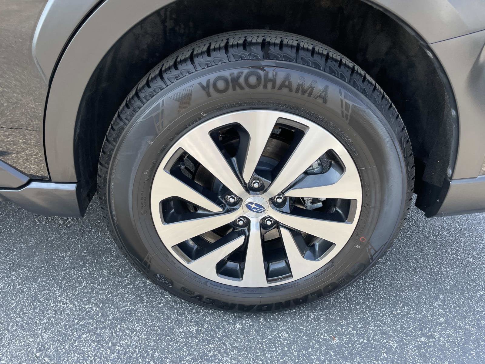 Used 2023 Subaru Outback Premium image 11
