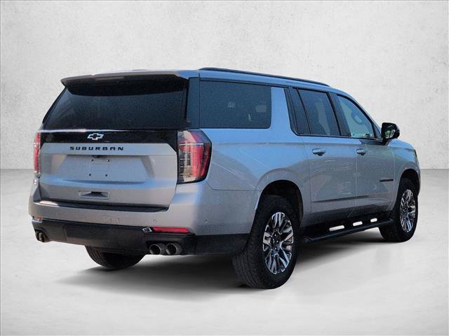Used 2025 Chevrolet Suburban Z71 AWD/4WD image 5