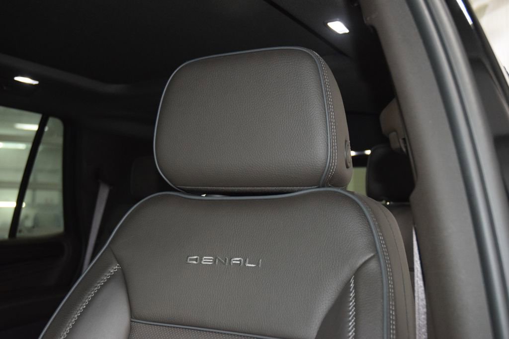Used 2024 GMC Yukon Denali AWD/4WD image 43
