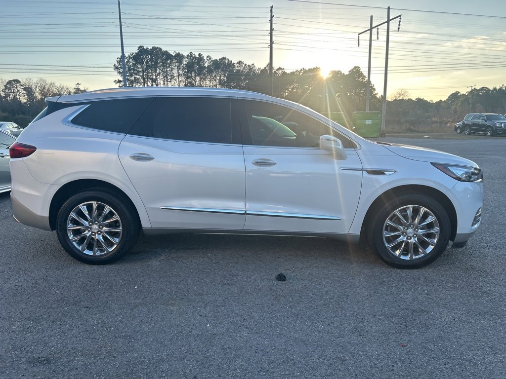 Used 2019 Buick Enclave Essence image 1