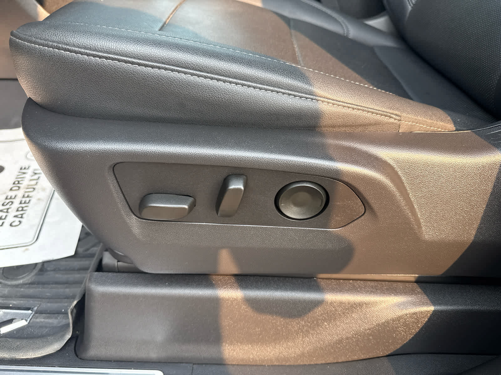 Certified 2025 Chevrolet Silverado 1500 LTZ AWD/4WD image 13