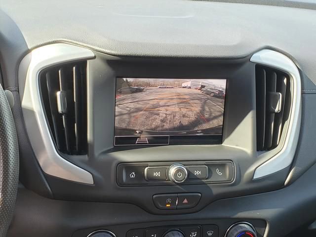 Used 2023 GMC Terrain SLE w/ Driver Convenience Package image 17