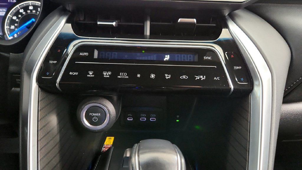 Certified 2023 Toyota Venza XLE AWD/4WD image 30