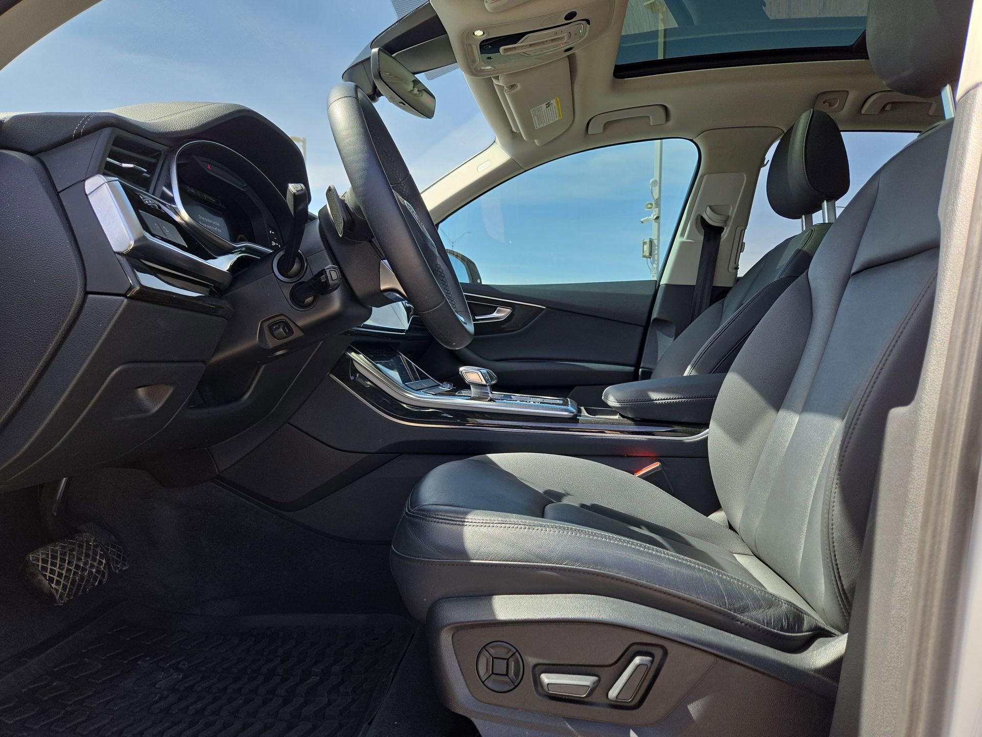 Used 2023 Audi Q7 2.0T Premium w/ Convenience Package image 16