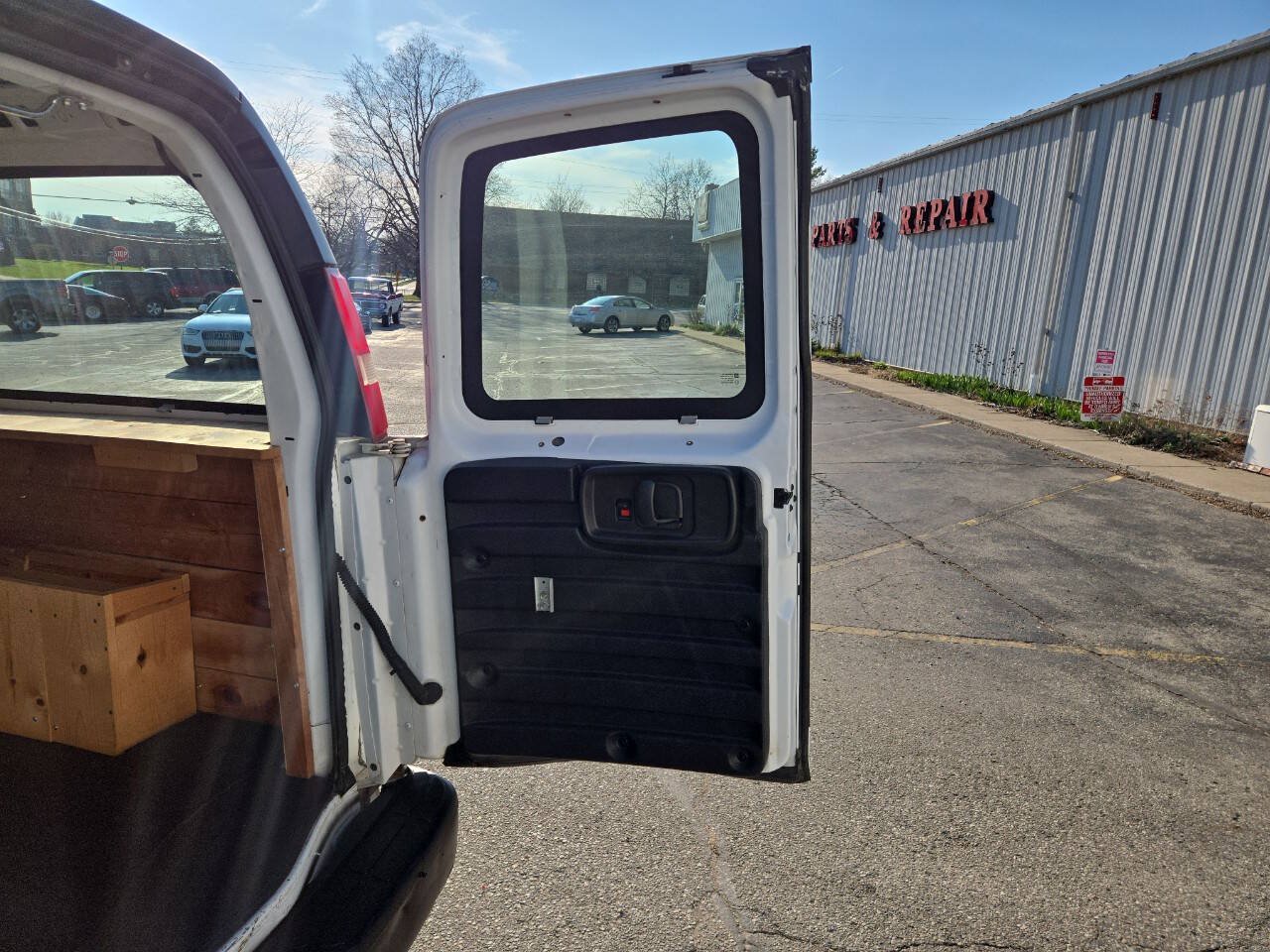 Used 2007 Chevrolet Express 2500 RWD image 21