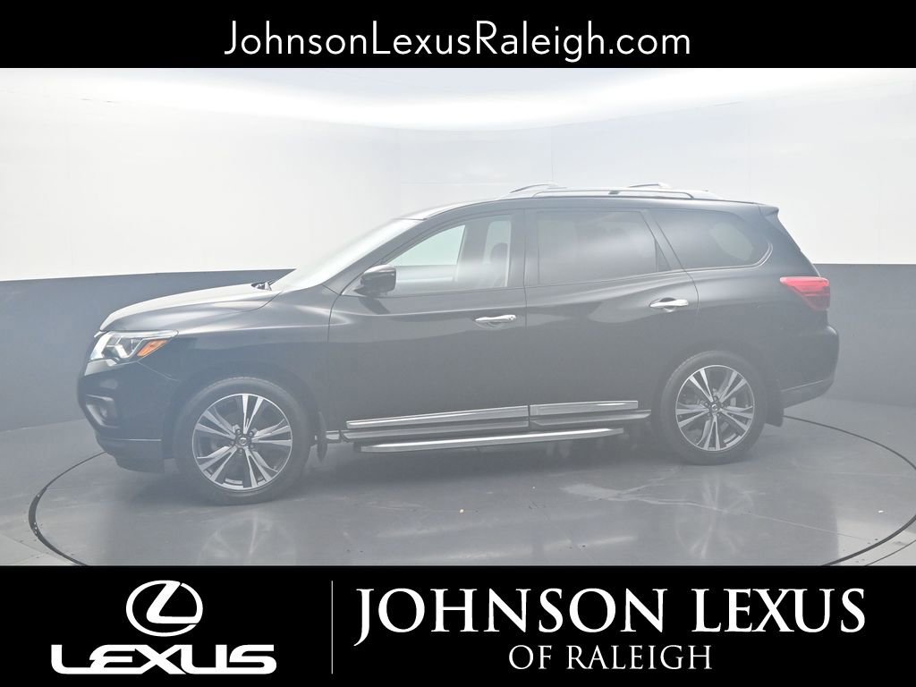 Used 2020 Nissan Pathfinder Platinum image 2