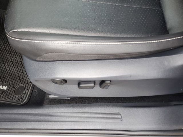 Used 2022 Volkswagen Tiguan SE FWD image 18