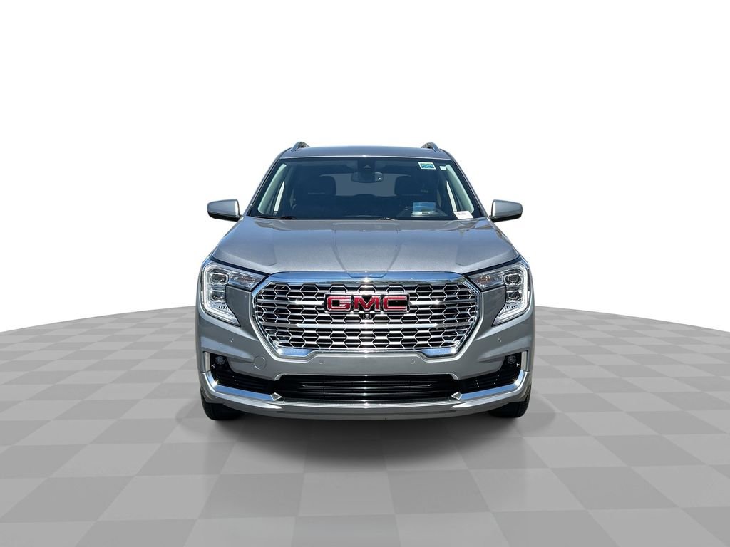 Used 2024 GMC Terrain Denali w/ Denali Premium Package image 3