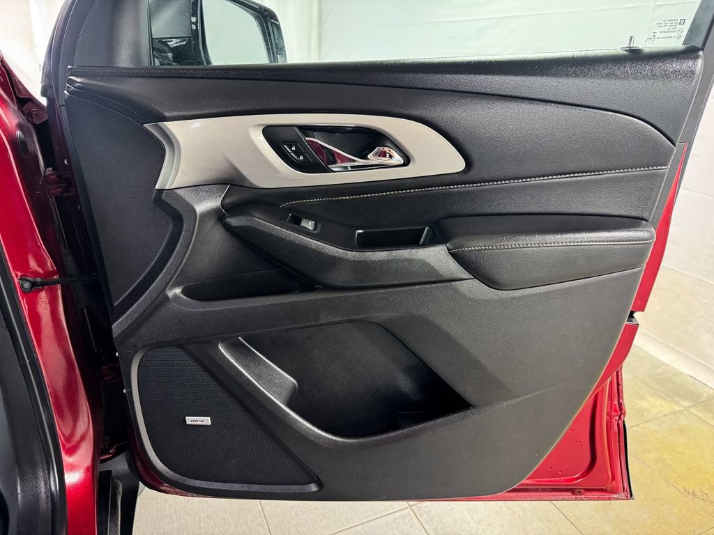 Used 2018 Chevrolet Traverse LT AWD/4WD image 17