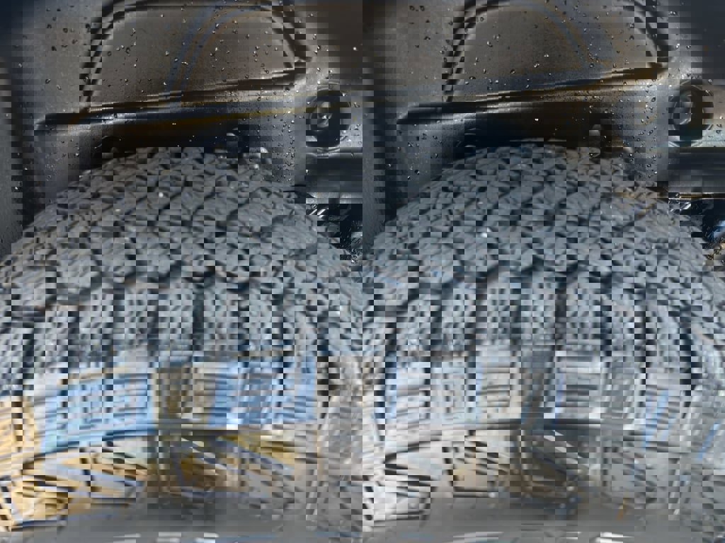 Used 2024 Jeep Wrangler Sahara image 13