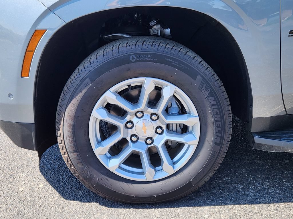 New 2026 Chevrolet Suburban LT w/ Comfort Package AWD/4WD image 6