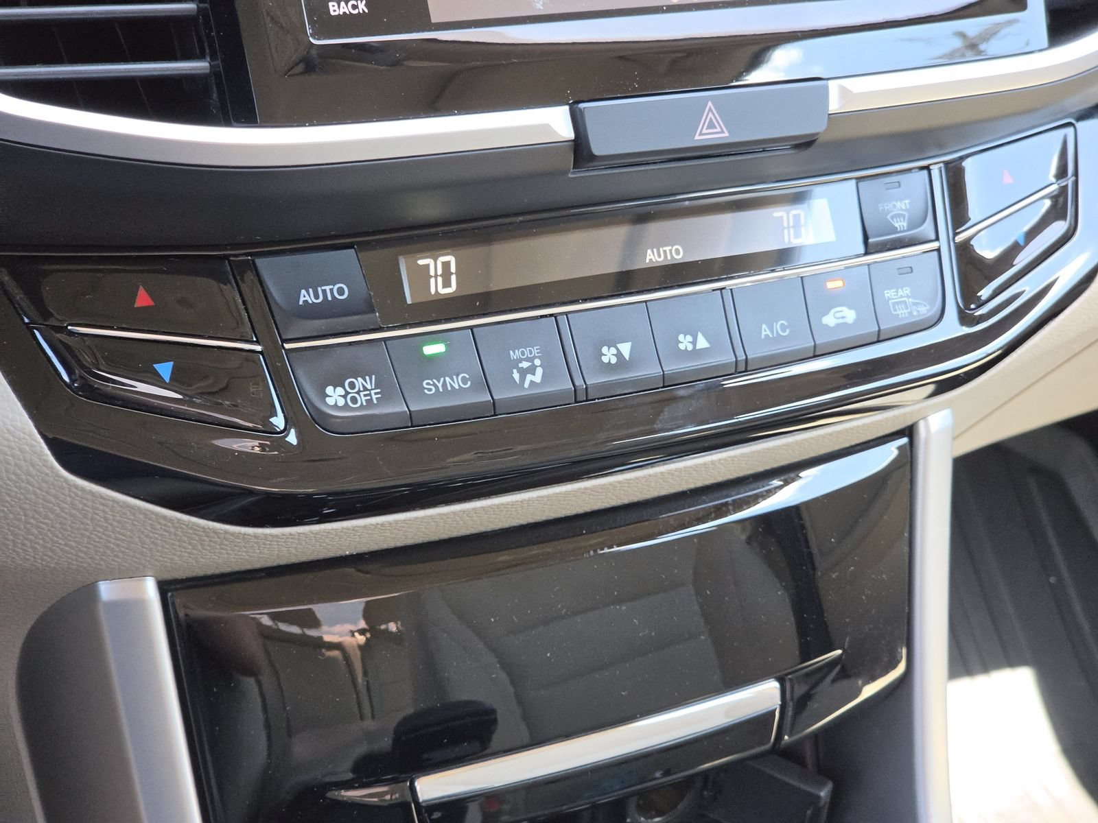 Used 2016 Honda Accord EX image 24