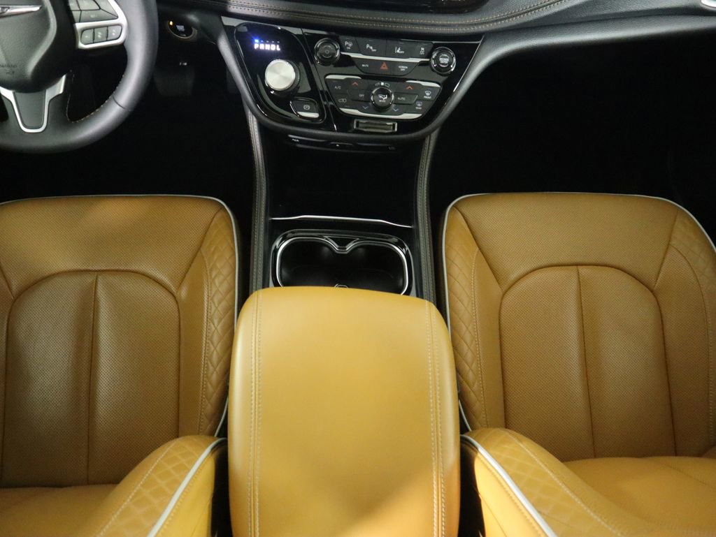 Used 2022 Chrysler Pacifica Pinnacle image 17