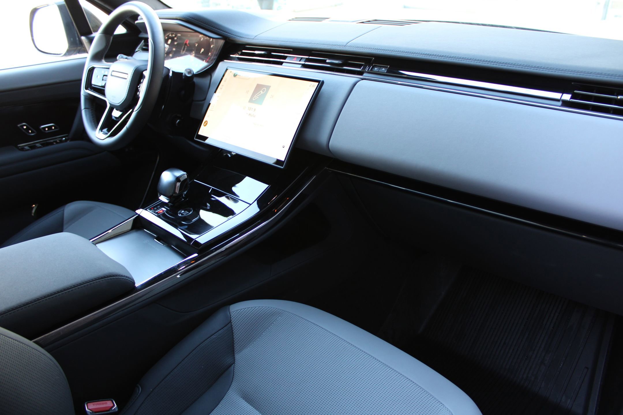 Used 2024 Land Rover Range Rover Sport SV Edition One Carbon Bronze image 28