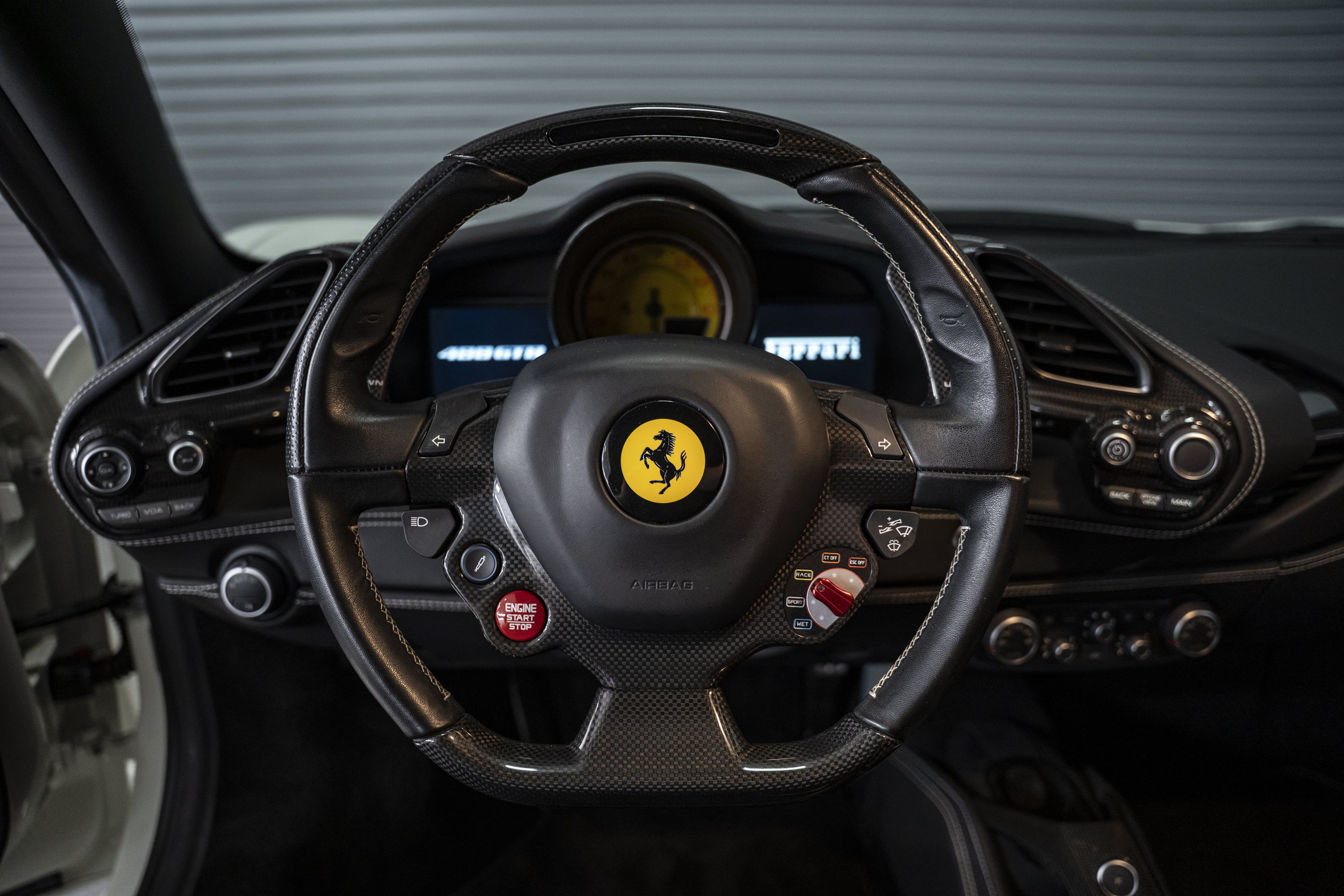 Used 2018 Ferrari 488 GTB RWD image 30