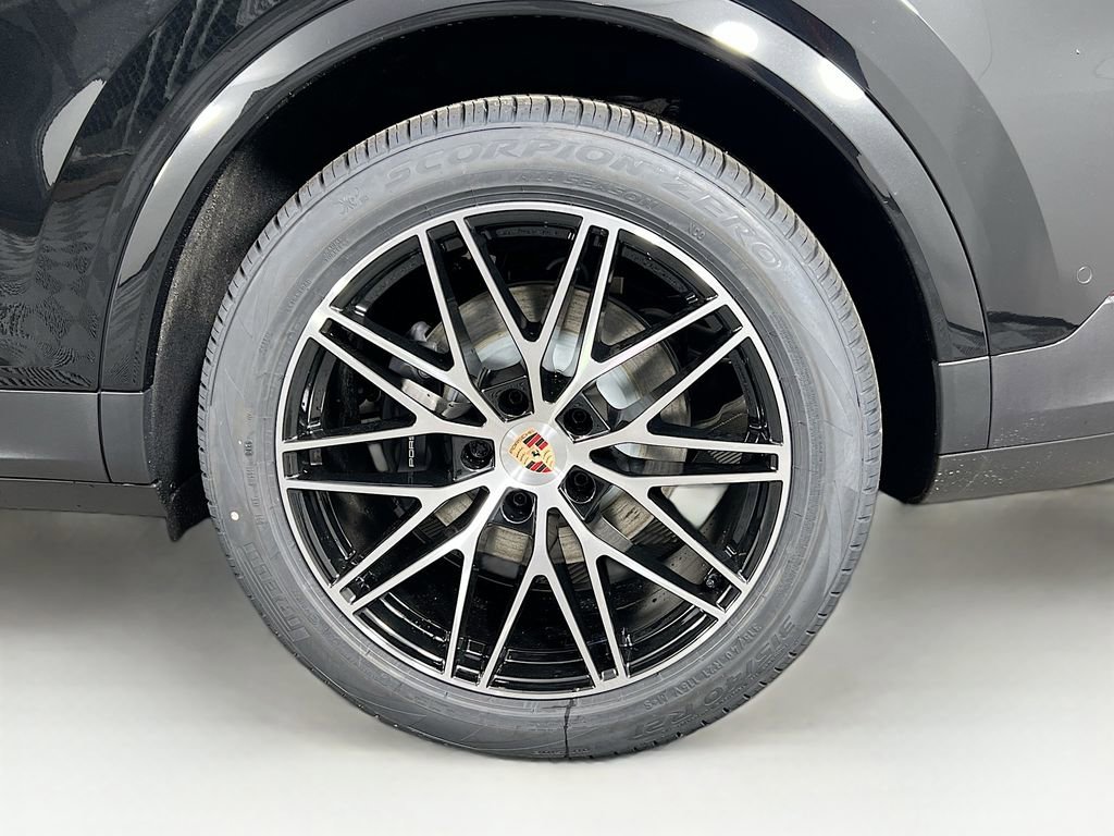 New 2026 Porsche Cayenne Coupe image 33